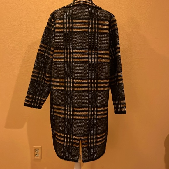 NWT Elie Tahari plaid midi length coat with snaps and 2 pockets. Black and Tan - Picture 7 of 16